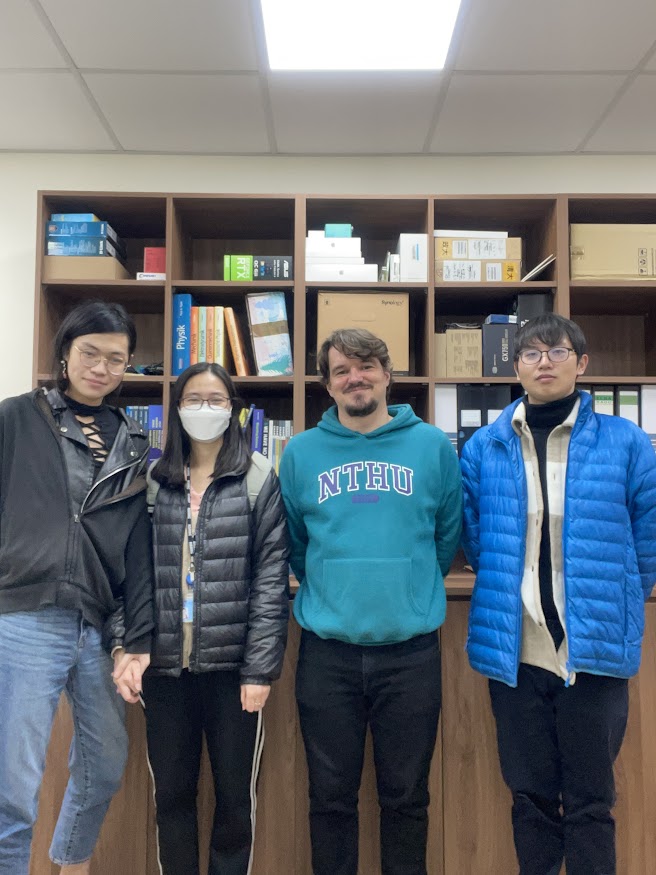 Electrodynamics 2024 winter, Professor and TAs